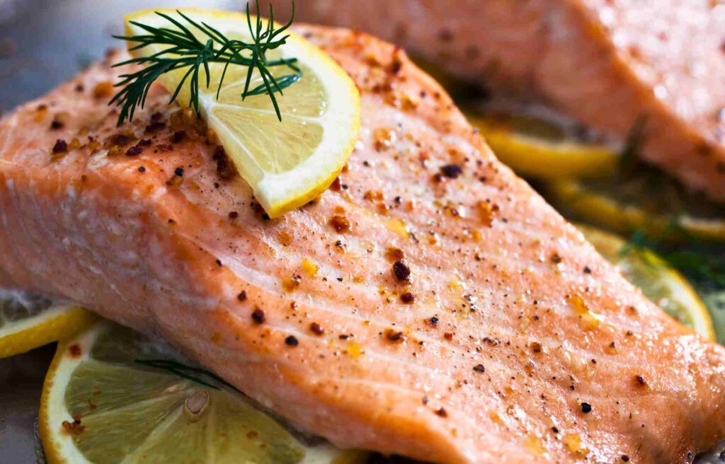 Lachs mit Beerensalsa