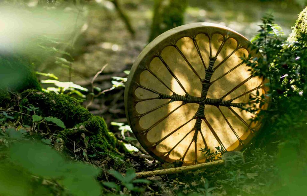 Klangbad mit schamanischen Trommeln